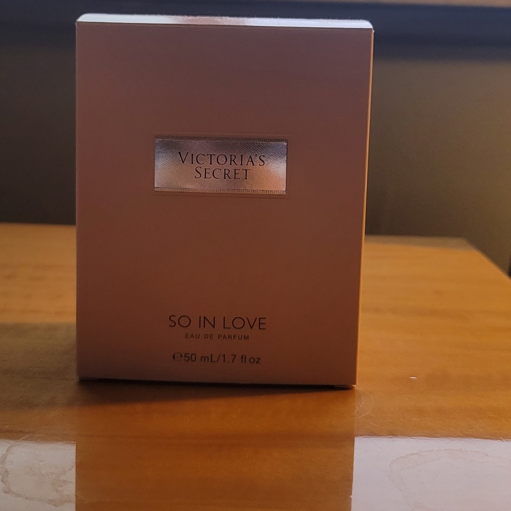 So In Love Parfume View 3